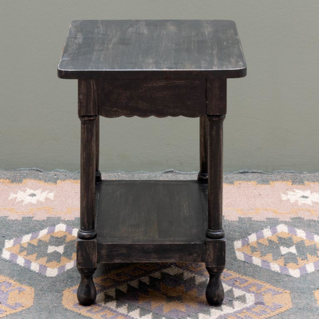 שולחן צד שרלוט