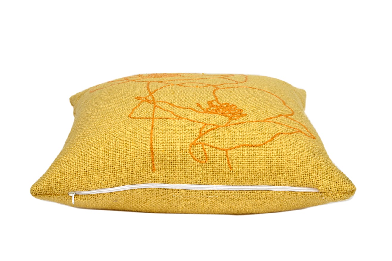 כרית פרח צהובה